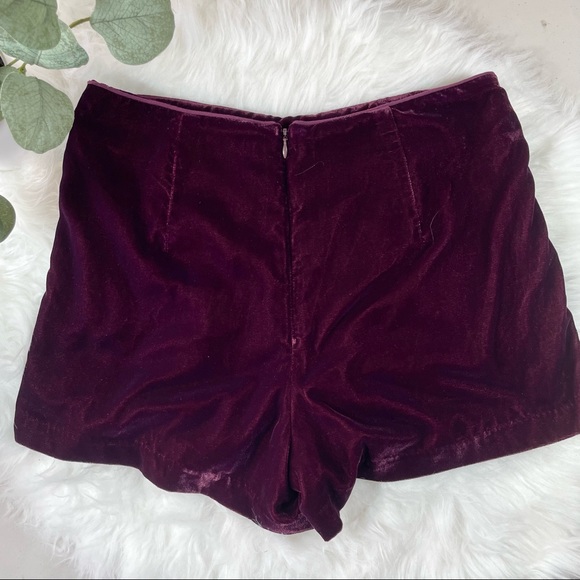 Free People High Waisted Velvet Shorts 6 Excellent Purple Dark Zip Shortie - Picture 2 of 3